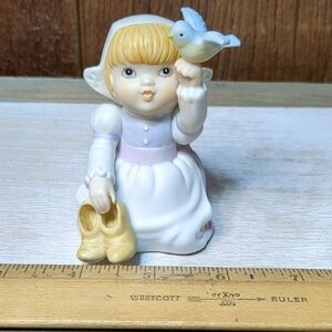 Enesco Dutch Girl Bluebird Figurine 1987 Santiago